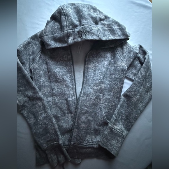 lululemon athletica Jackets & Blazers - Gray Patterned Zip-Up Jacket